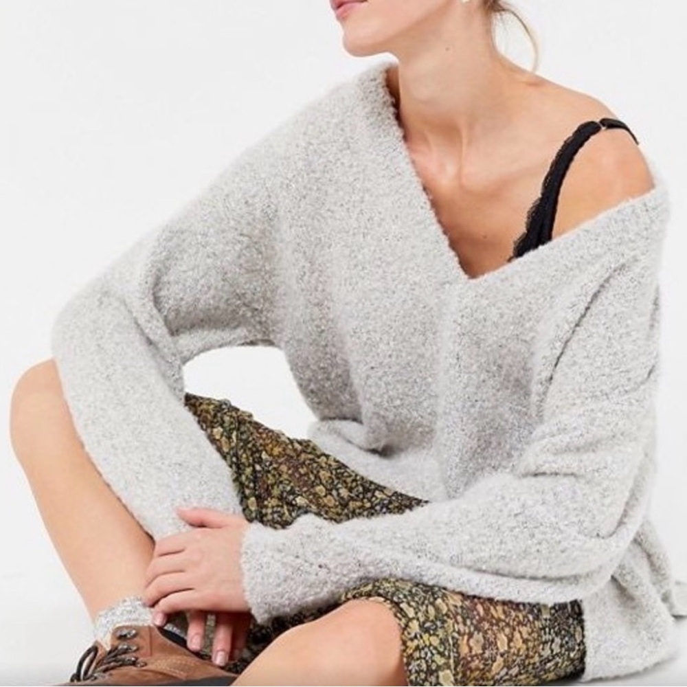 Urban Outfitters white & black cropped Sweater